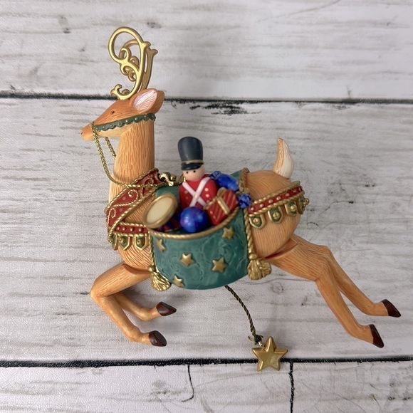 HALLMARK REINDEER YULETIDE TREASURES CHRISTMAS ORNAMENT 2007 - Picture 5 of 5